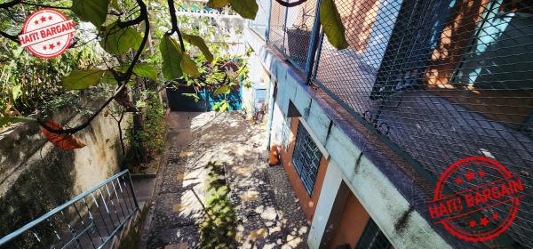 IMMEUBLE COMMERCIAL À VENDRE – Zone: PV