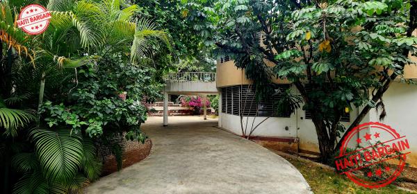 MAISON À VENDRE – PEGUY VILLE