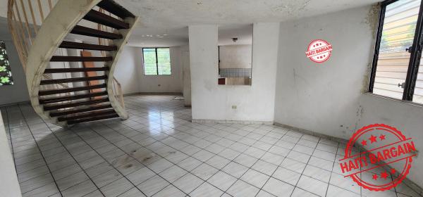 MAISON À VENDRE – PEGUY VILLE