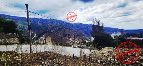 Terrain à vendre – Zone : Thomassin 32