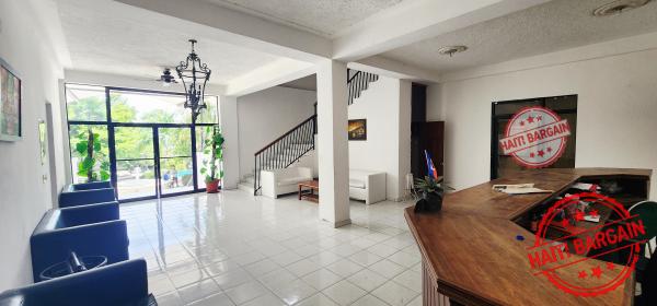 PROPRIÉTÉ À VENDRE – ZONE: VIVY MITCHEL/CARADEUX