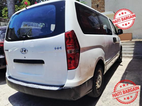 2017 HYUNDAI H1