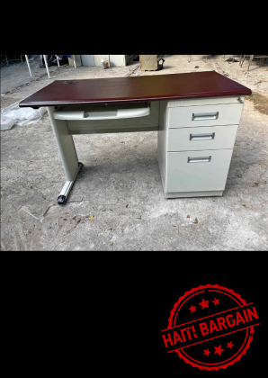 Bureau , Chaise , Classeur