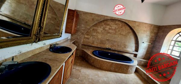 MAISON A VENDRE, ZONE:  LABOULE 10