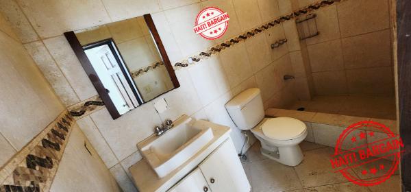 MAISON SÉPARÉE EN 2 APPARTEMENTS À VENDRE - ZONE: PELERIN 6