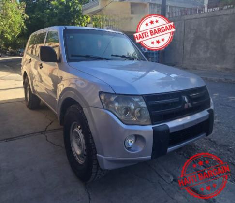 2011 MITSUBISHI MONTERO